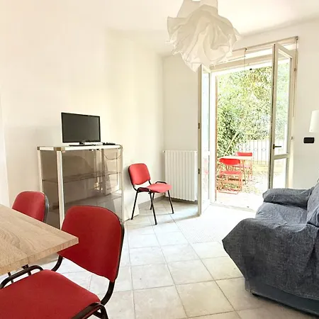 Apartamento N306 - Numana, Comodo Trilocale Con Corte *
